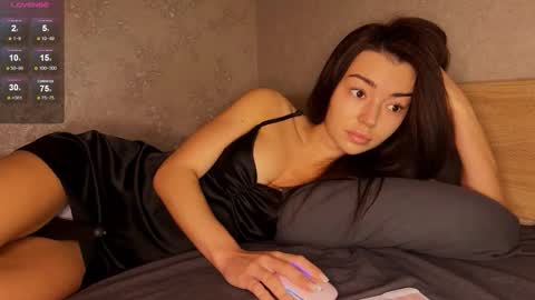 Snapshot of julya_flowerss chatting on 09.19.25 Hloya online show from 09.19.25