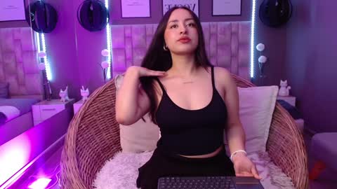 Snapshot of juniper_hill chatting on 02.05.25 Juniper online show from 02.05.25