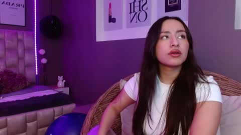 Snapshot of juniper_hill chatting on 02.26.25 Juniper online show from 02.26.25