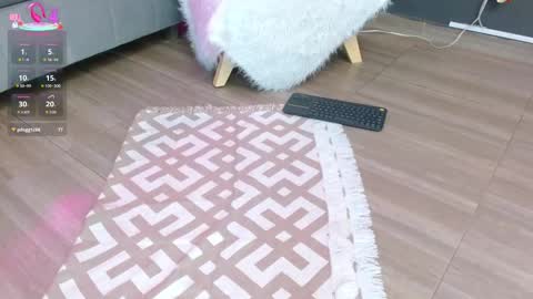 Snapshot of juniper_hill chatting on 10.11.25 Juniper online show from 10.11.25