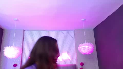 Snapshot of juniper_hill chatting on 11.26.25 Juniper online show from 11.26.25