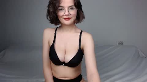 Snapshot of junnewers chatting on 01.24.25 JunneWers online show from 01.24.25