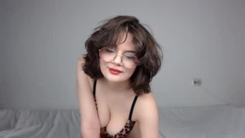 Snapshot of junnewers chatting on 02.21.25 JunneWers online show from 02.21.25