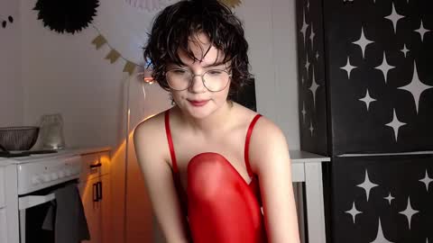 Snapshot of junnewers chatting on 12.21.25 JunneWers online show from 12.21.25