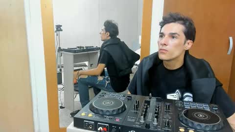 Snapshot of jupiter_333 chatting on 11.18.25 Jupiter online show from 11.18.25