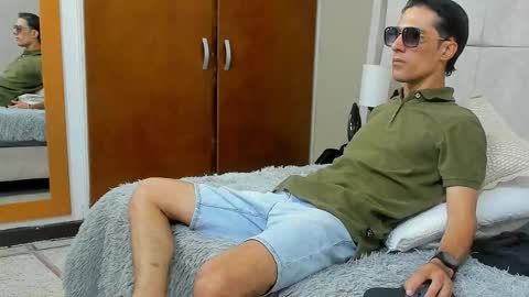 Snapshot of jupiter_333 chatting on 12.04.25 Jupiter online show from 12.04.25