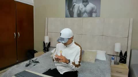 Snapshot of jupiter_333 chatting on 12.05.25 Jupiter online show from 12.05.25