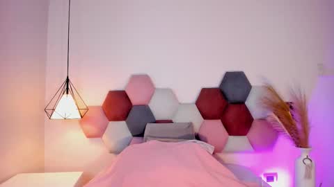 Jupiter Fox online show from 10.24.25