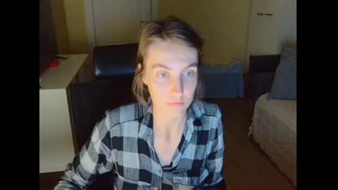 Snapshot of just_be_here chatting on 09.08.25 Dary online show from 09.08.25