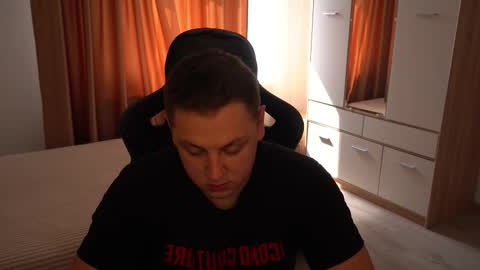 Snapshot of just_top chatting on 09.10.25 David online show from 09.10.25