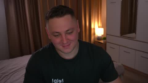 Snapshot of just_top chatting on 11.04.25 David online show from 11.04.25