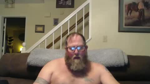 Snapshot of justaguyandnaked chatting on 01.01.25 justaguyandnaked online show from 01.01.25