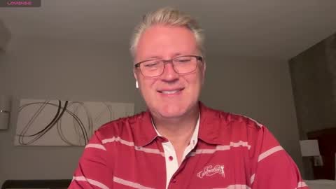 Snapshot of justavoyeurhere chatting on 10.06.25 Michael online show from 10.06.25