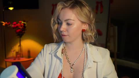 Snapshot of justbarbie chatting on 02.14.25 Alexa online show from 02.14.25