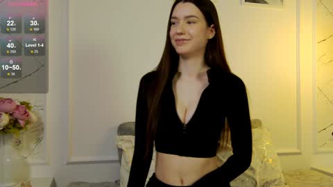 Snapshot of justbarbie_new_ chatting on 12.08.24 Katarina online show from 12.08.24