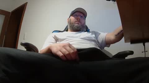 Snapshot of justflo chatting on 02.18.25 Just Flo --- online show from 02.18.25