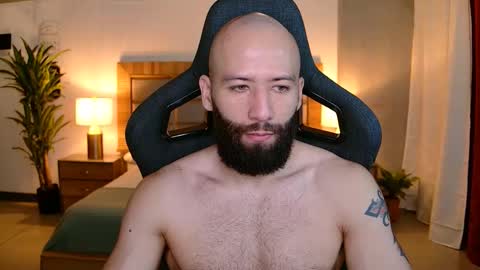 Snapshot of justin_hton chatting on 01.09.26 Justin online show from 01.09.26