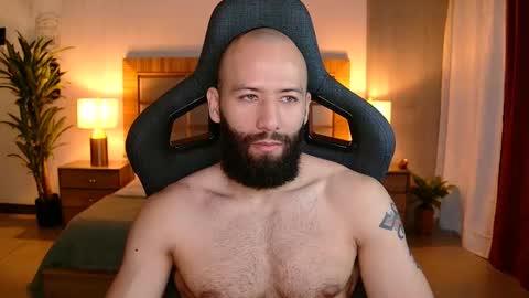 Snapshot of justin_hton chatting on 01.11.26 Justin online show from 01.11.26