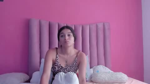 Snapshot of justin_jazmin chatting on 12.27.24 JUSTIN Y JAZMIN online show from 12.27.24