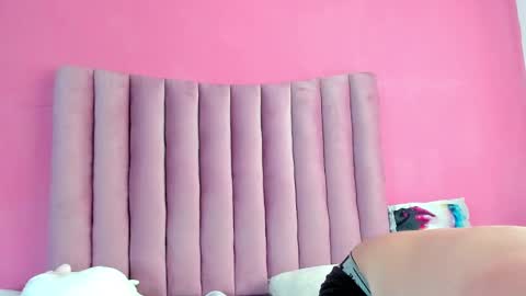 Snapshot of justin_jazmin chatting on 02.05.25 JUSTIN Y JAZMIN online show from 02.05.25