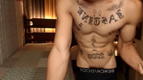 justine_hunk online show from 01.10.25