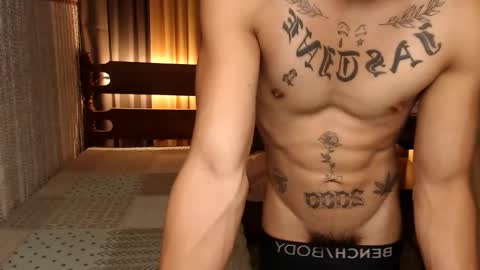 justine_hunk online show from 01.10.25