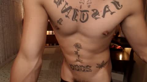 Snapshot of justine_hunk chatting on 05.13.26 justine_hunk online show from 05.13.26