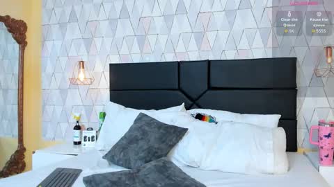 Justine online show from 11.22.25