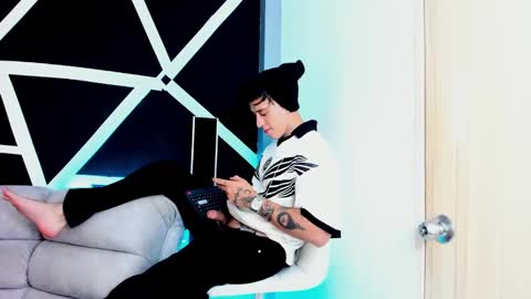 justinfuller_31 online show from 09.11.25