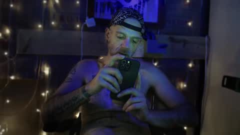 Snapshot of justinmoore1987 chatting on 01.25.25 justinmoore1987 online show from 01.25.25