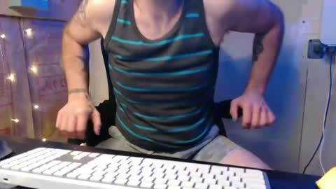 Snapshot of justinmoore1987 chatting on 03.05.25 justinmoore1987 online show from 03.05.25