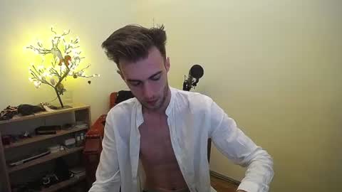 Snapshot of justinnordick chatting on 07.08.26 Hologram Guy online show from 07.08.26