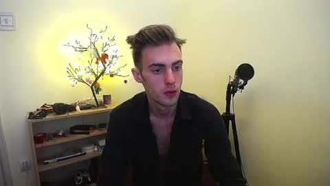 Snapshot of justinnordick chatting on 07.12.26 Hologram Guy online show from 07.12.26