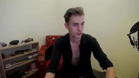 Snapshot of justinnordick chatting on 08.02.26 Hologram Guy online show from 08.02.26