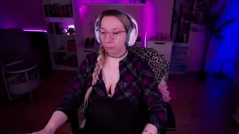 Snapshot of justkerryx chatting on 02.05.25 Kerry online show from 02.05.25