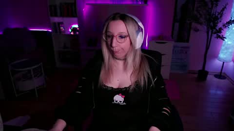 Snapshot of justkerryx chatting on 02.11.25 Kerry online show from 02.11.25