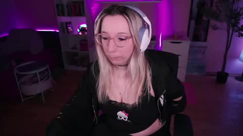 Snapshot of justkerryx chatting on 02.13.25 Kerry online show from 02.13.25