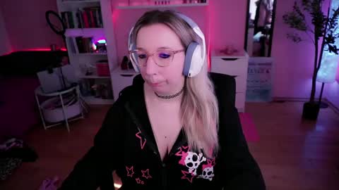 Snapshot of justkerryx chatting on 03.04.25 Kerry online show from 03.04.25