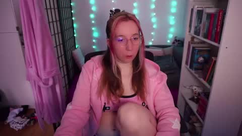 Snapshot of justkerryx chatting on 10.23.25 Kerry online show from 10.23.25