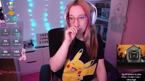 Snapshot of justkerryx chatting on 10.29.25 Kerry online show from 10.29.25