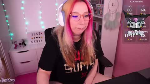 Snapshot of justkerryx chatting on 11.07.25 Kerry online show from 11.07.25