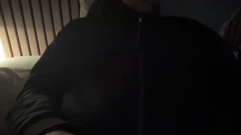 Snapshot of justmeandyou00 chatting on 02.05.25 justmeandyou00 online show from 02.05.25