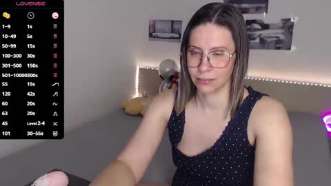 Julie online show from 05.12.26