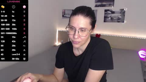 Julie online show from 05.12.26