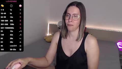 Julie online show from 06.05.26