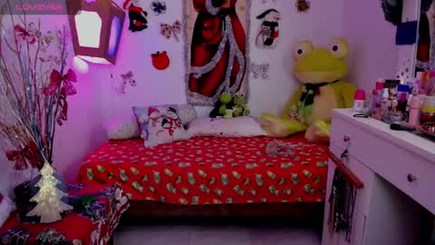 Snapshot of justmia_ chatting on 12.20.24 Mia online show from 12.20.24