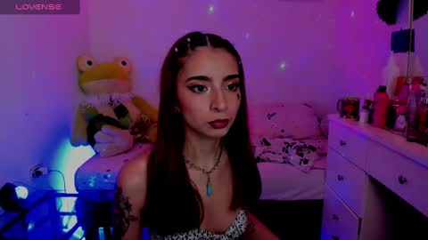 Snapshot of justmia_ chatting on 01.07.25 Mia online show from 01.07.25