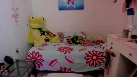 Snapshot of justmia_ chatting on 02.28.25 Mia online show from 02.28.25