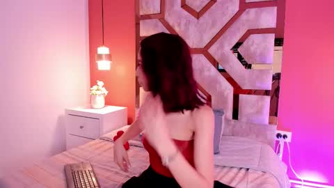 Mia online show from 02.12.26