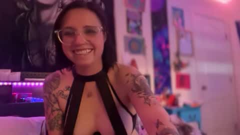 Snapshot of justthejohnsons chatting on 02.06.26 justthejohnsons online show from 02.06.26